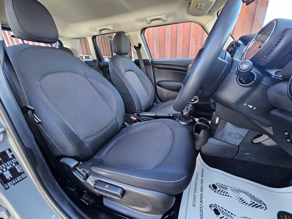 2016 MINI Hatch - image 17