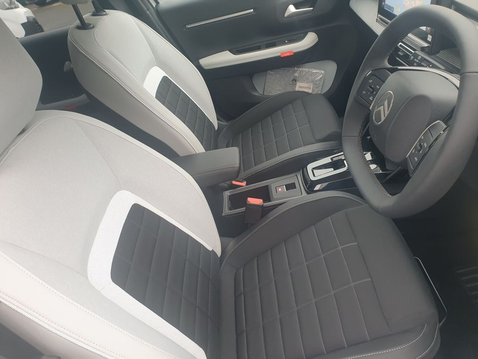 2026 Citroen e-C3 - image 11