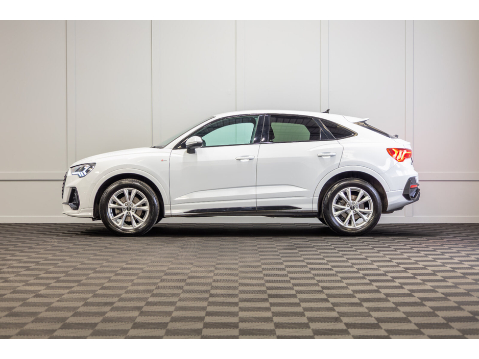 2025 Audi Q3 - image 3