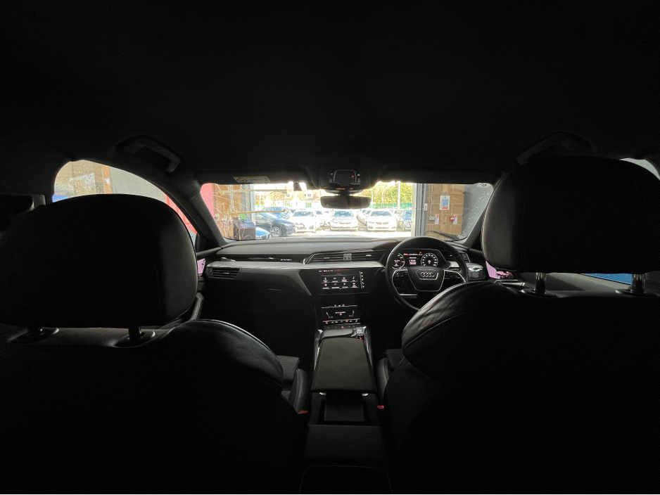 2021 Audi e-tron - image 21