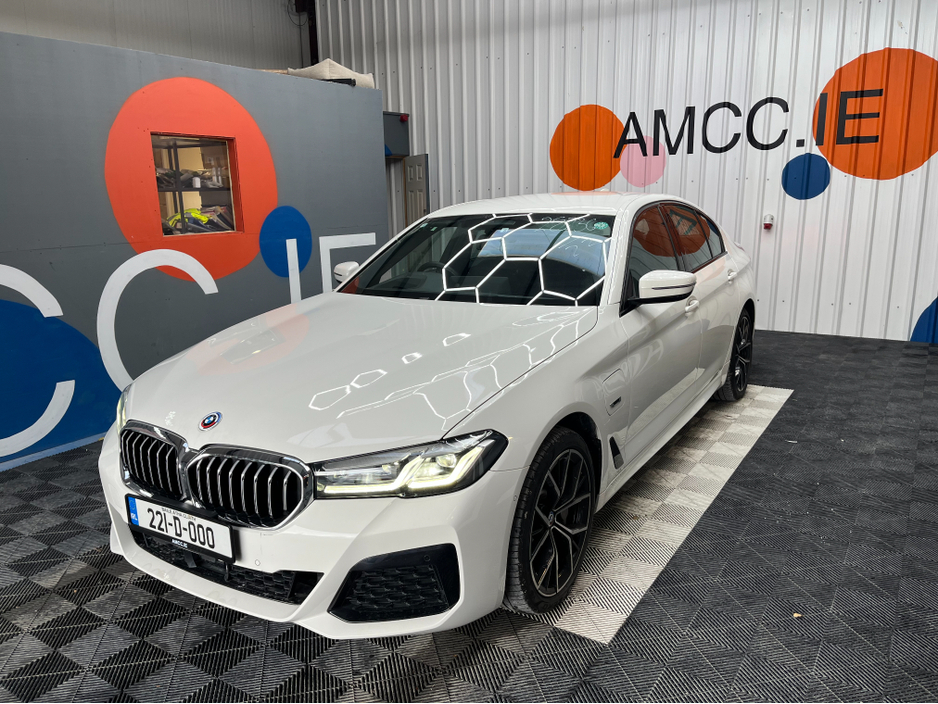 2022 BMW 5 Series - image 5