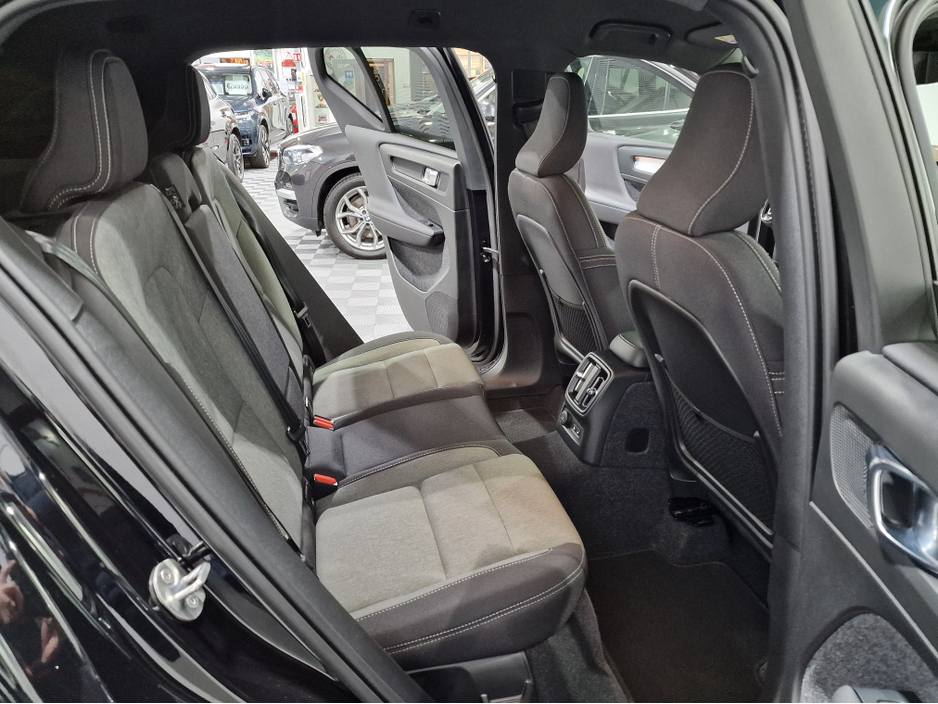 2022 Volvo XC40 T4 PLUS DARK RECHARGE AUTOMATIC **ONE OWNER / APPLE CARPLAY / BLIND SPOT ASSIST / ELECTRIC BOOTLID / HEATED FRONT & REAR SEATS / HEATED STEERING WHEEL / REVERSE CAMERA / WIRELESS PHONE CHARGING** €34,900