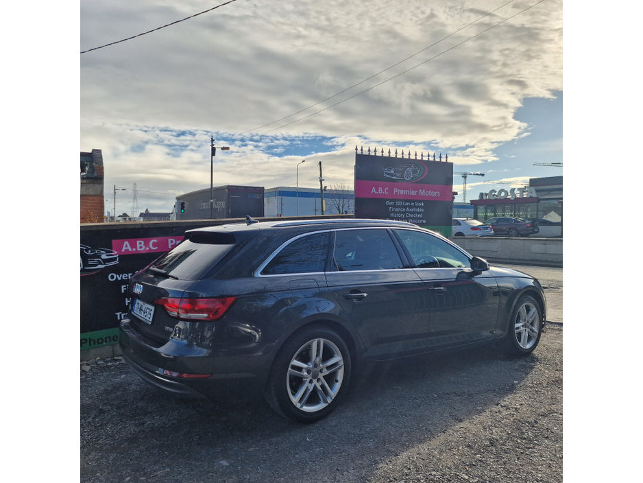 2017 Audi A4 - image 3