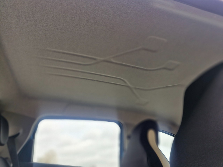 2020 Renault Zoe - image 10