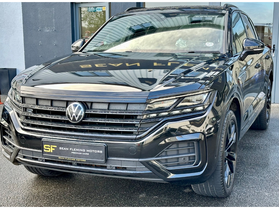 2023 Volkswagen Touareg - image 25