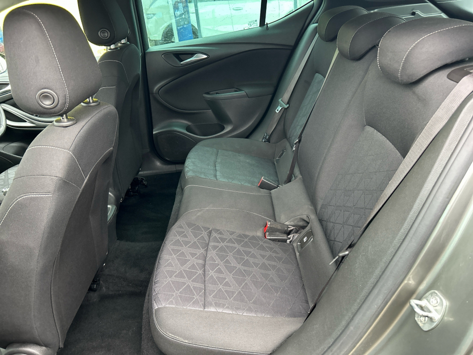 2019 Opel Astra - image 11