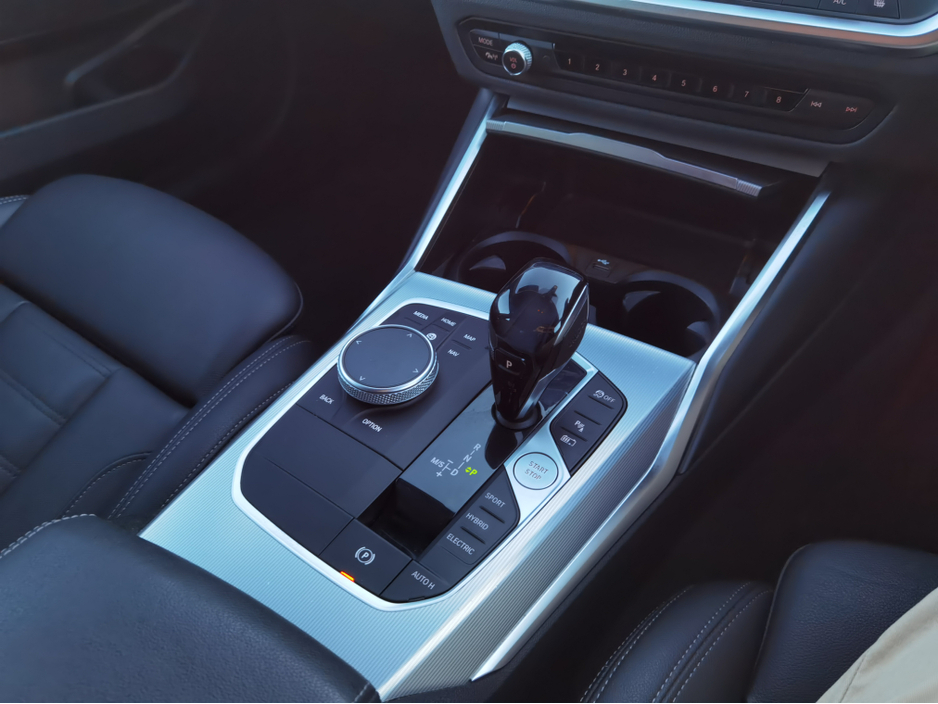 2021 BMW 3 Series 330E M SPORT AUTOMATIC PETROL PLUG-IN HYBRID - FINANCE AVAILABLE - CALL US TODAY ON 01 492 6566 OR 087-092 5525 €25,950