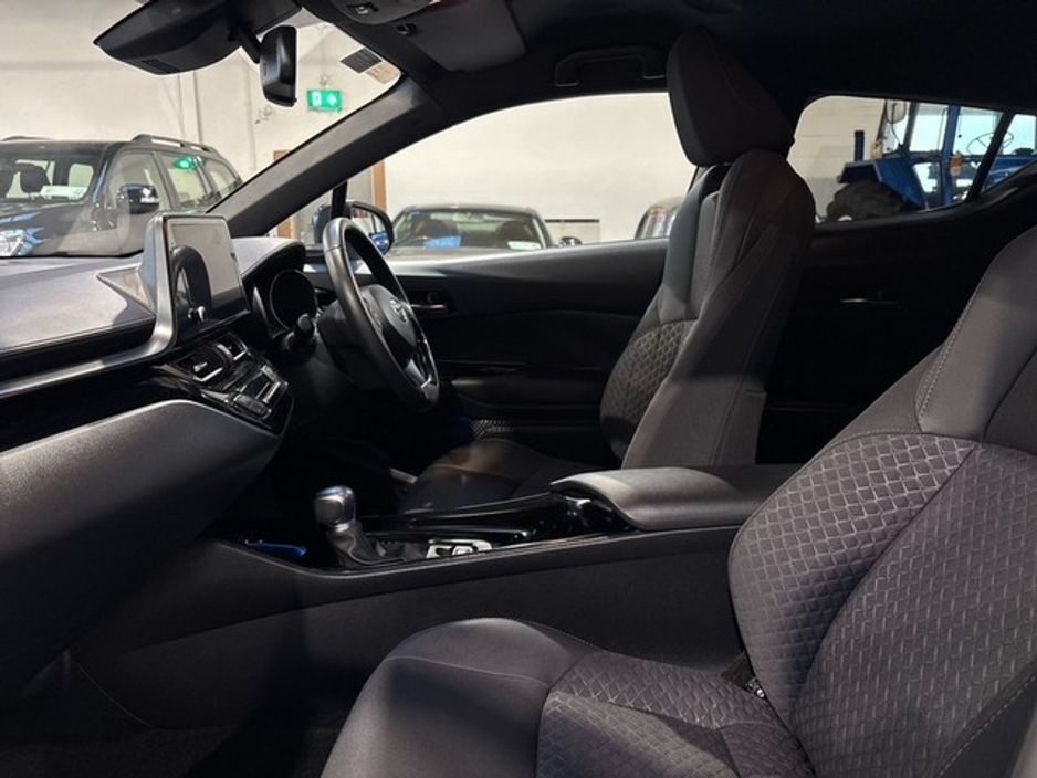 2023 Toyota C-HR HYBRID SPORT 4DR AUTO €30,450