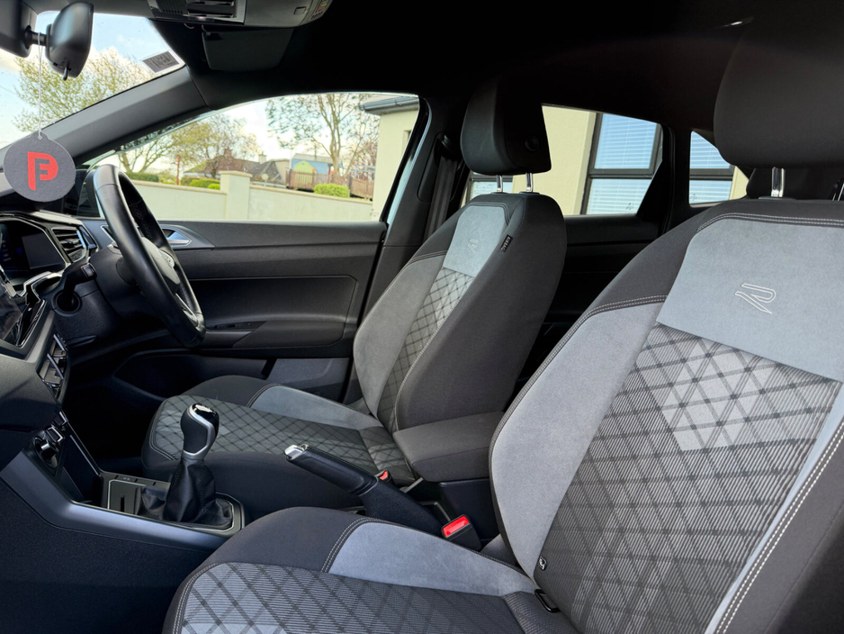 2024 Volkswagen Taigo - image 16