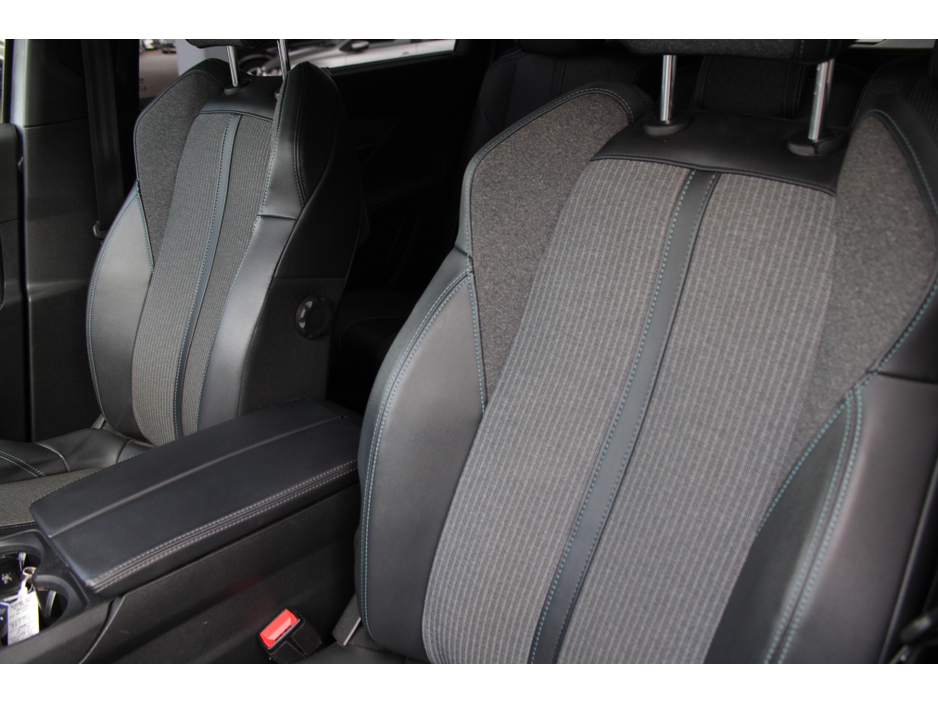 2022 Peugeot 5008 - image 25