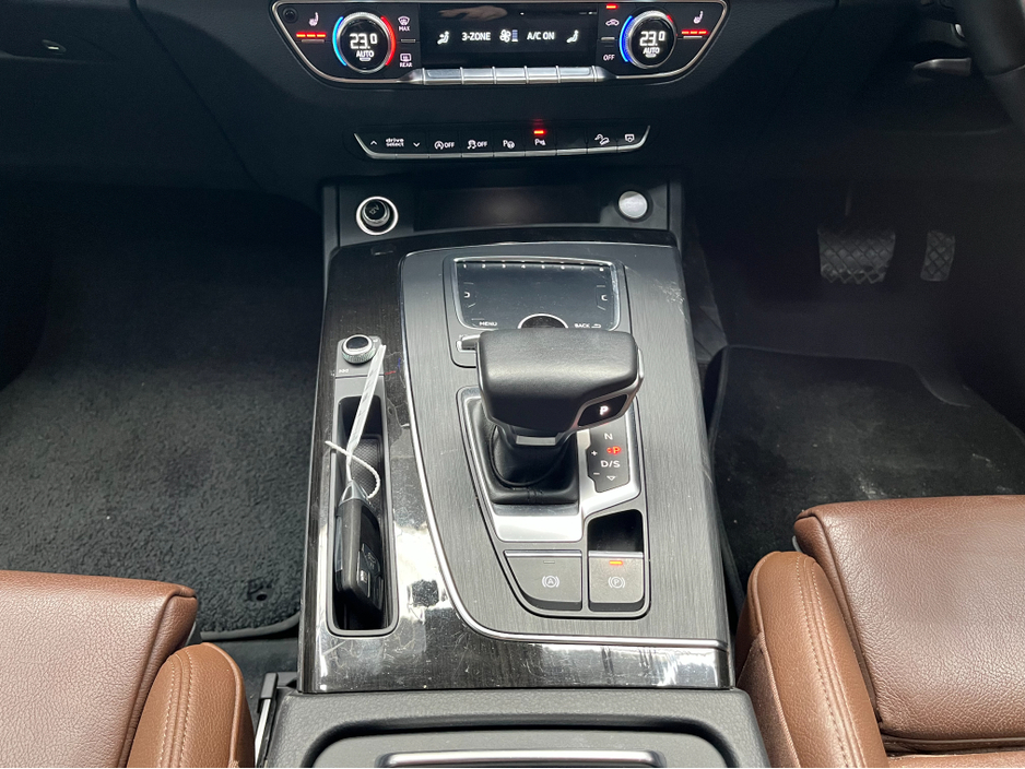 2020 Audi Q5 - image 25