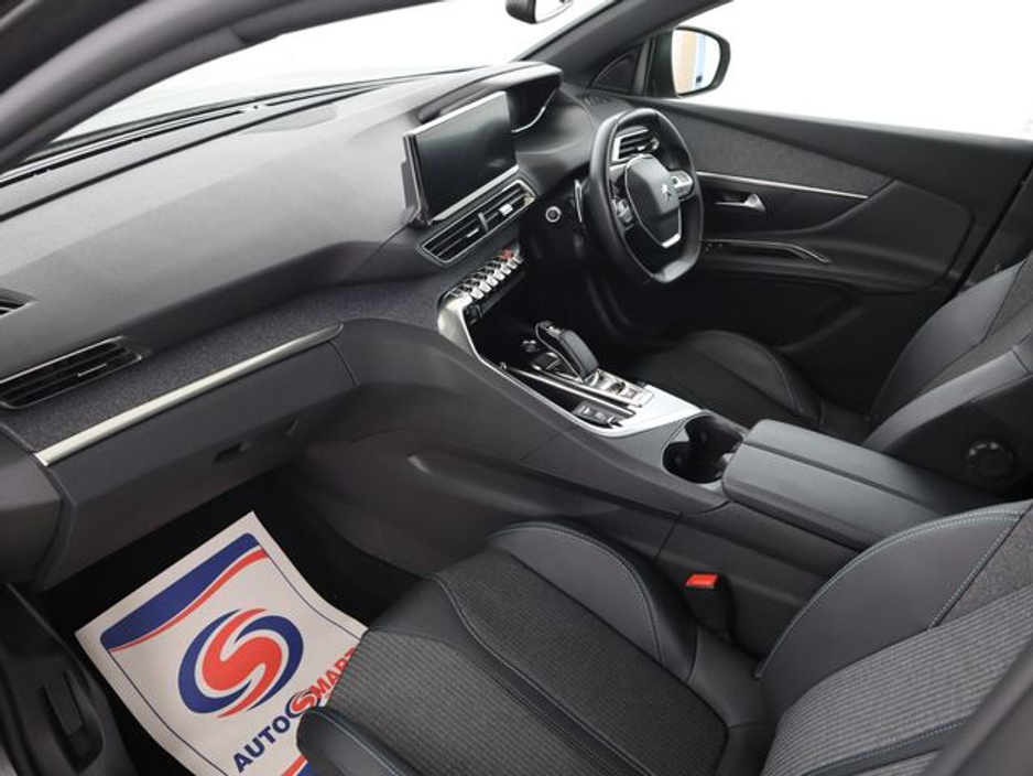 2023 Peugeot 3008 - image 15