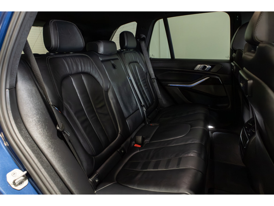 2021 BMW X5 - image 11