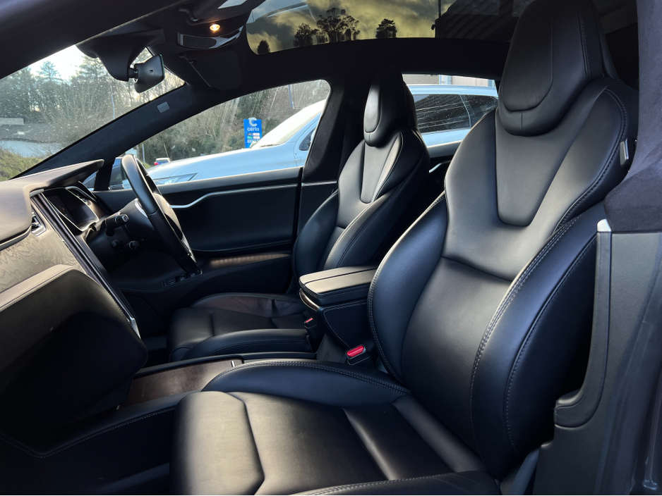 2019 Tesla Model S - image 9