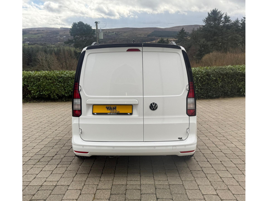 2021 Volkswagen Caddy - image 8