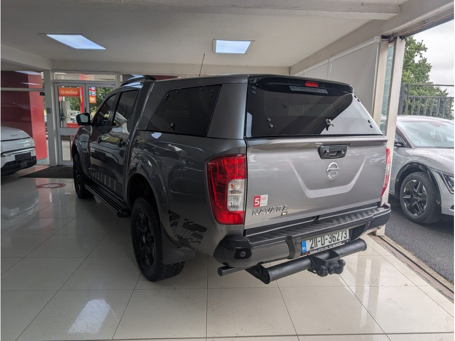 2021 Nissan Navara - image 3