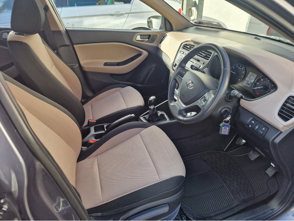 2015 Hyundai i20 - image 15