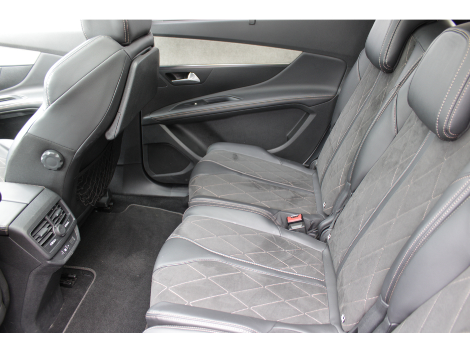 2018 Peugeot 5008 - image 24
