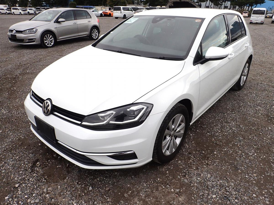 2017 Volkswagen Golf - image 3