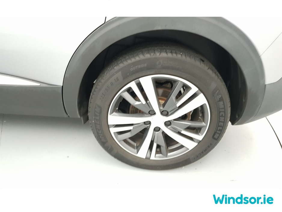 2022 Peugeot 5008 1.5 BlueHDi 130bhp Allure €37,995