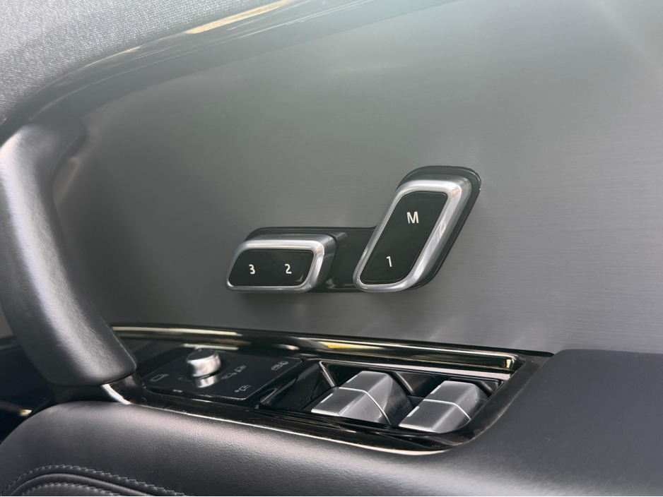 2023 Land Rover Range Rover Sport - image 18