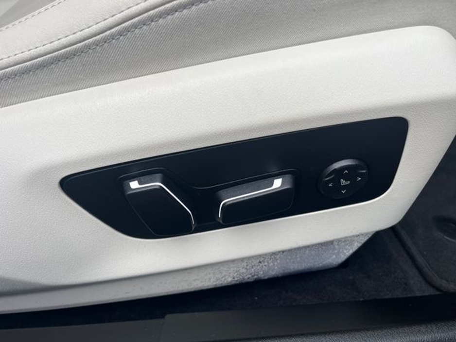 2024 BMW 5 Series - image 16