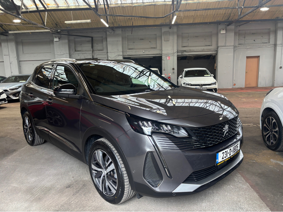 2023 Peugeot 3008 - image 2