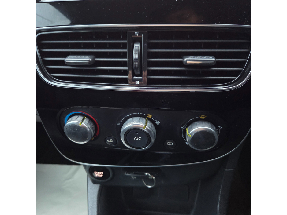 2017 Renault Clio 1.2 16V 75 DYNAMIQUE NAV €10,950