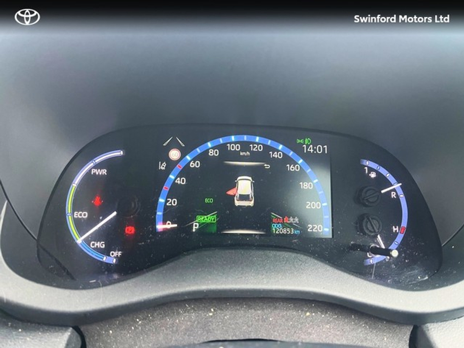 2022 Toyota Yaris Cross - image 12