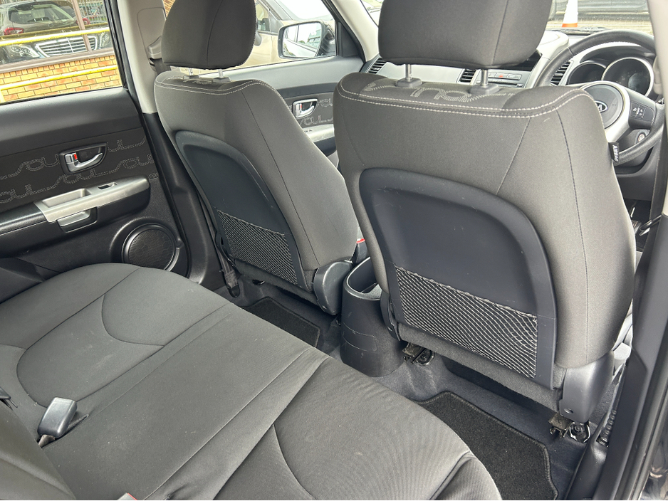 2012 Kia Soul - image 9