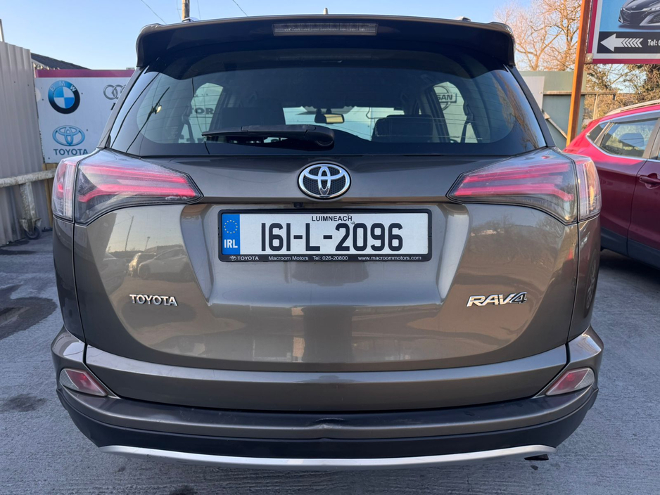 2016 Toyota Rav4 - image 3
