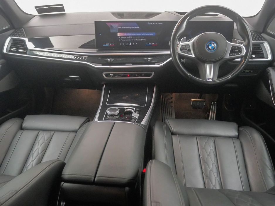 2023 BMW X5 - image 4
