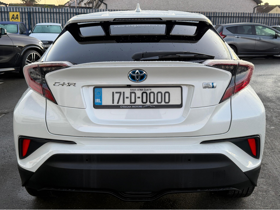 2017 Toyota C-HR (171) 1.8 HYBRID SPORT AUTO €19,450