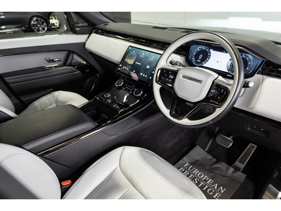2022 Land Rover Range Rover - image 8