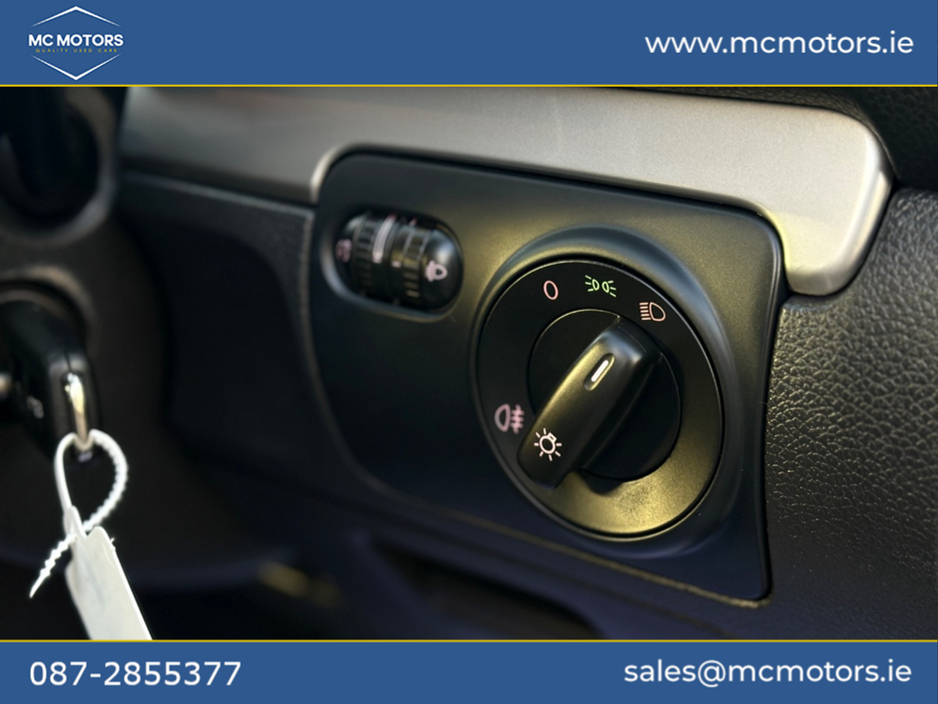 2011 Volkswagen Golf - image 15