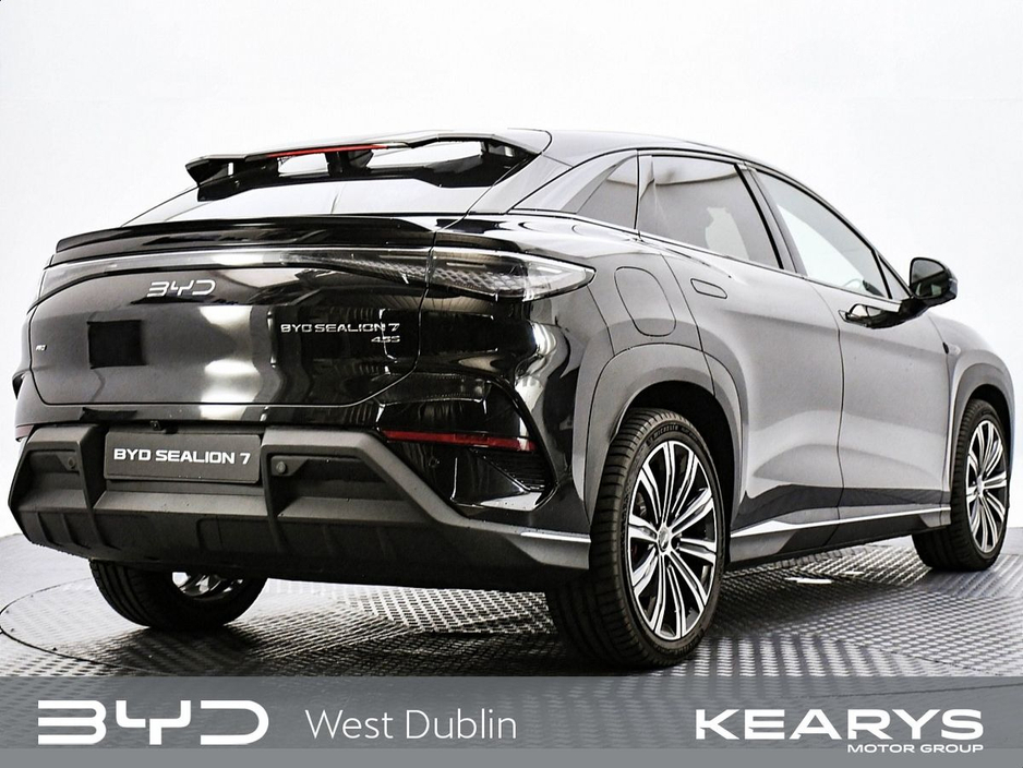 2025 BYD Sealion 7 - image 8