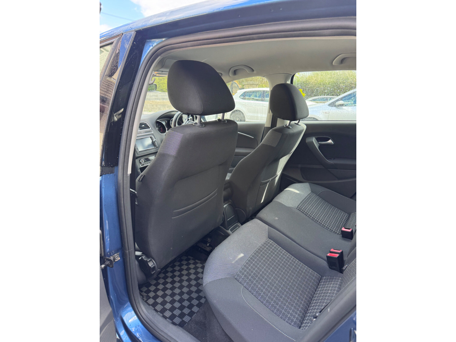 2017 Volkswagen Polo - image 10