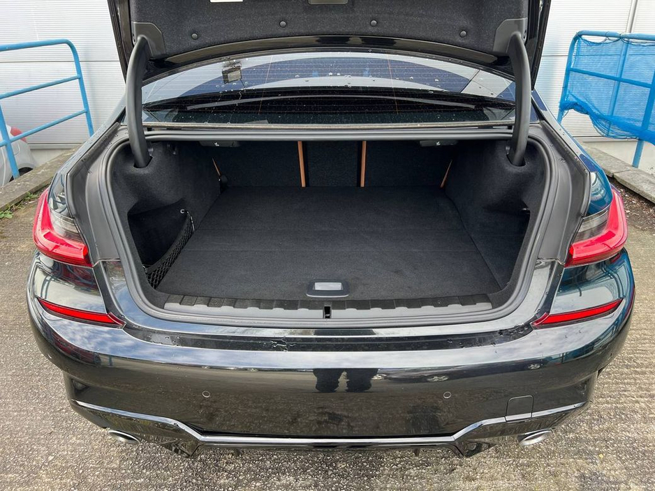 2020 BMW 3 Series - image 14