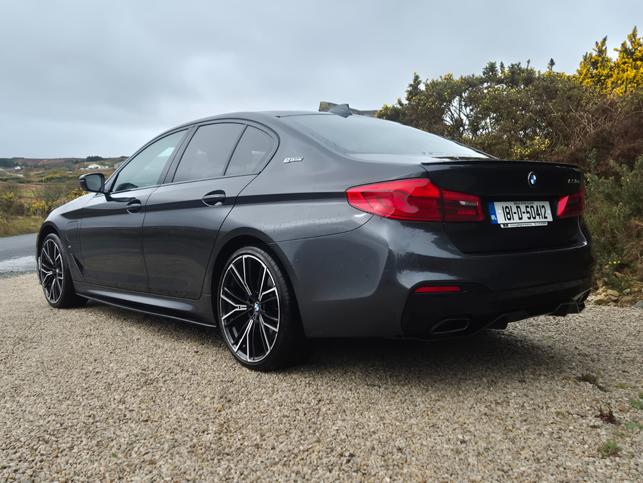 2018 BMW 5 Series - image 3