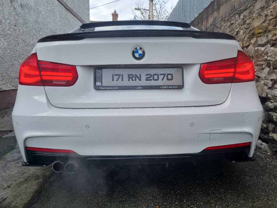 2017 BMW 3 Series 330e M Sport €14,499