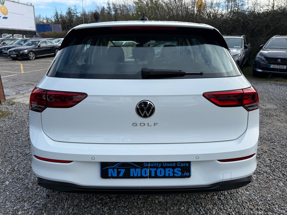 2024 Volkswagen Golf - image 6