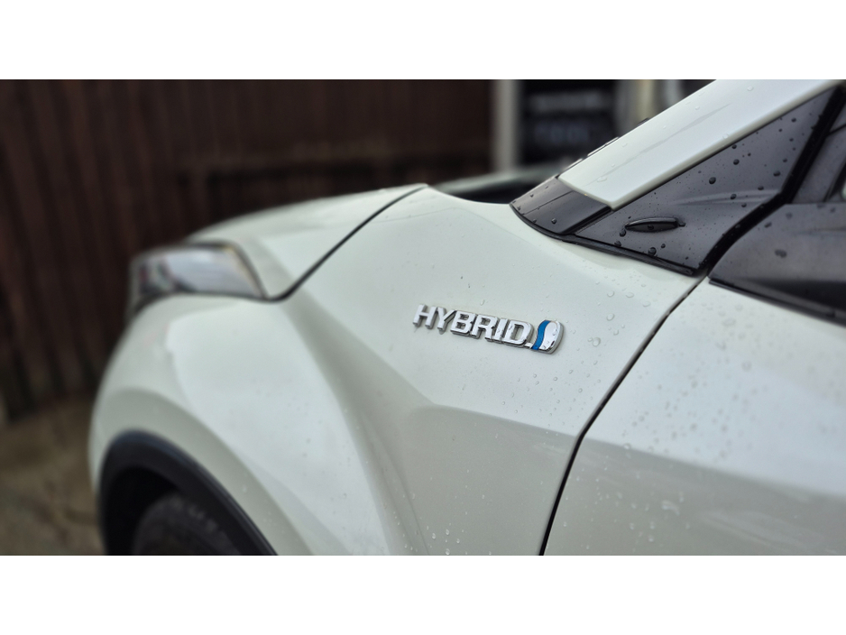 2019 Toyota C-HR Luna Sport Hybrid €19,950