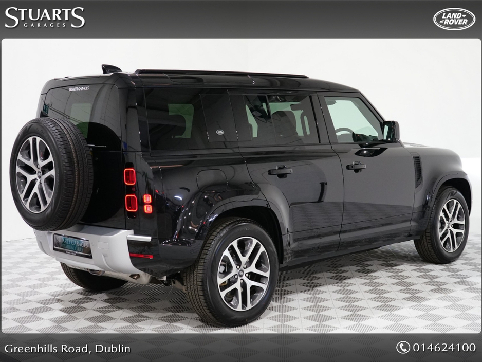 2023 Land Rover Defender - image 24