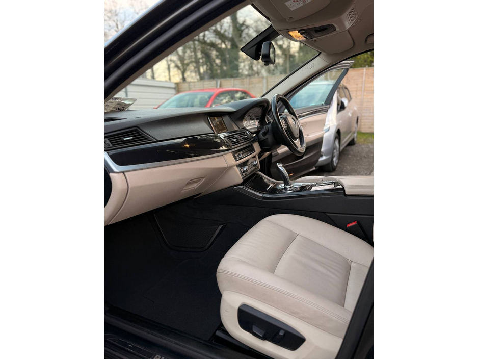 2014 BMW 5 Series - image 39