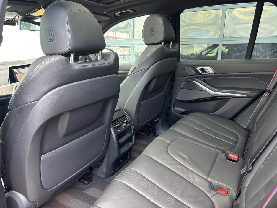 2022 BMW X5 - image 27