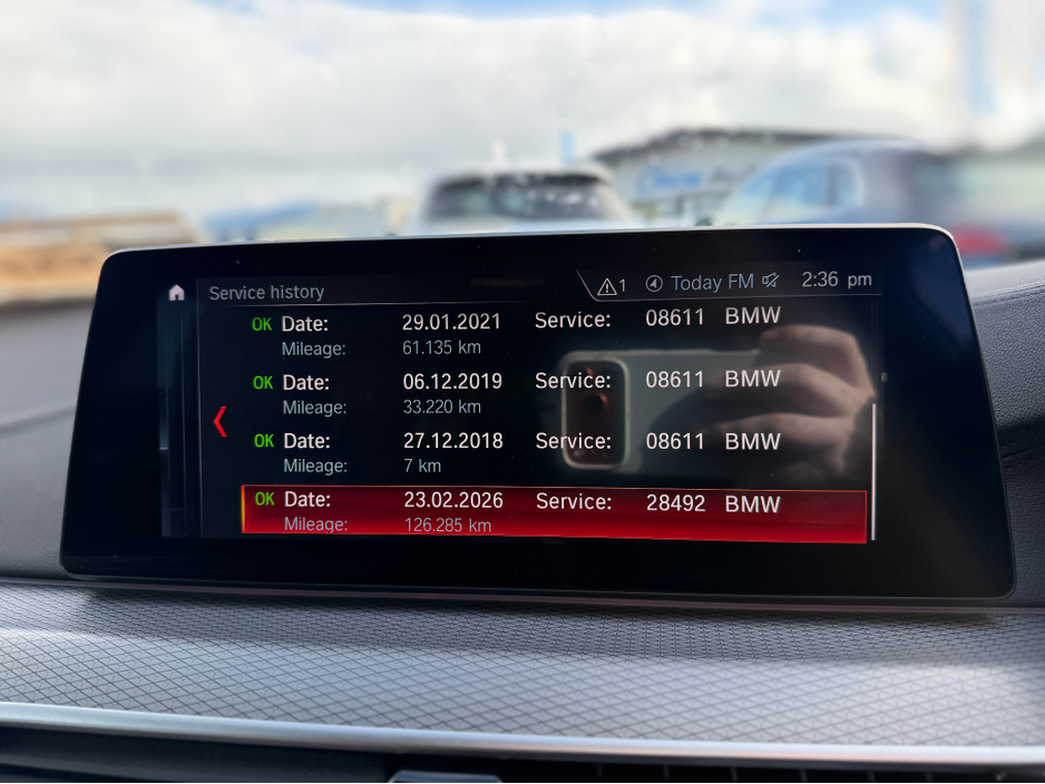 2018 BMW 5 Series - image 23