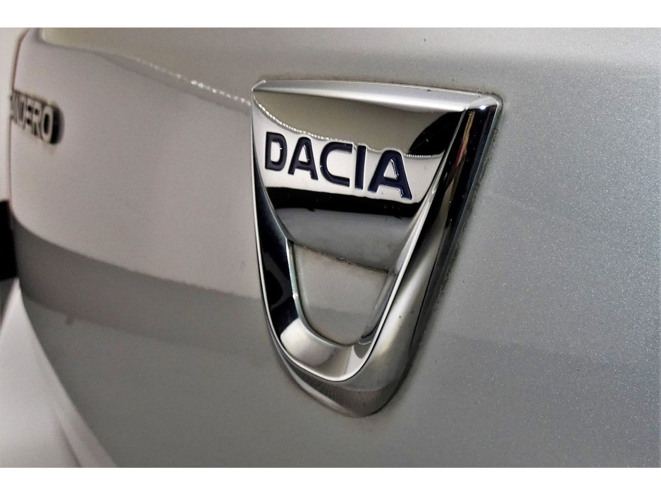 2017 Dacia Sandero Stepway - image 24