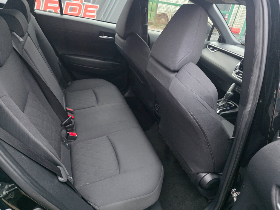 2023 Toyota Corolla Cross 1.8 Hybrid Luna €29,950