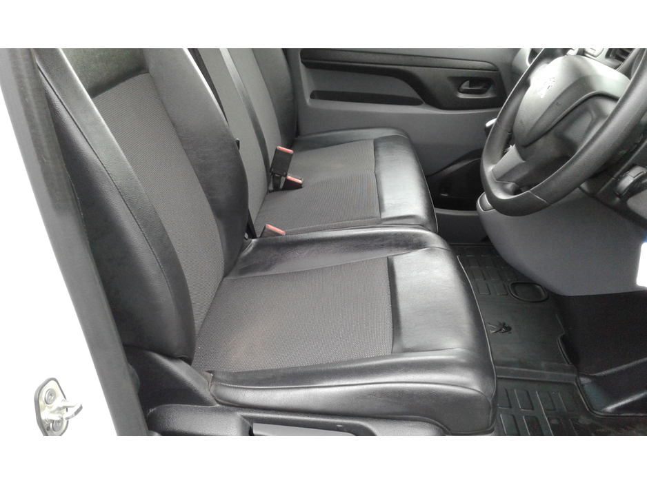 2022 Peugeot Expert - image 7