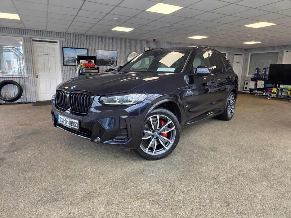 2023 BMW X3 - image 2